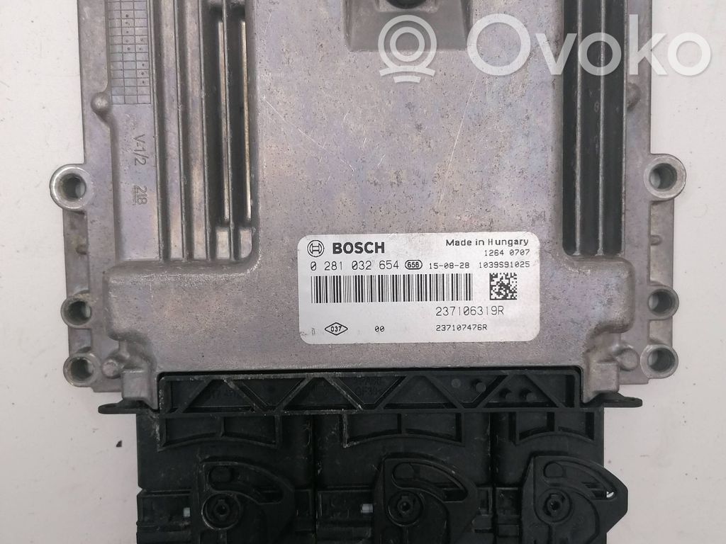 Renault Clio IV Engine control unit/module 