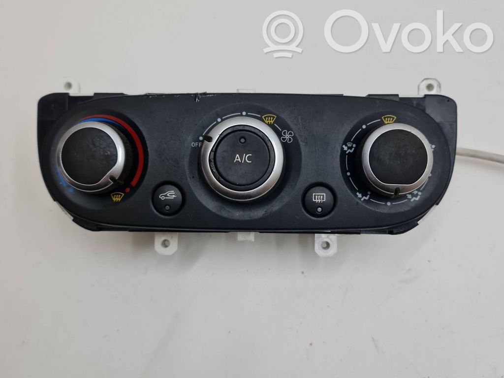 Renault Clio IV Climate control unit 
