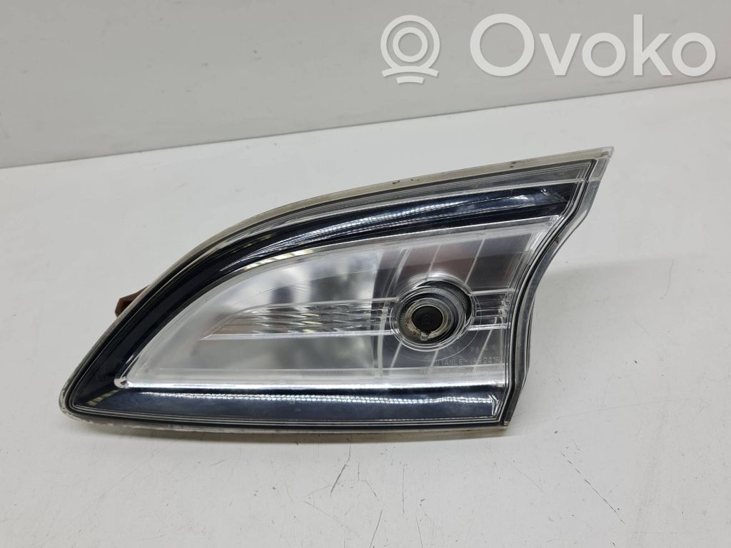Mazda 6 Lampy tylnej klapy bagażnika 