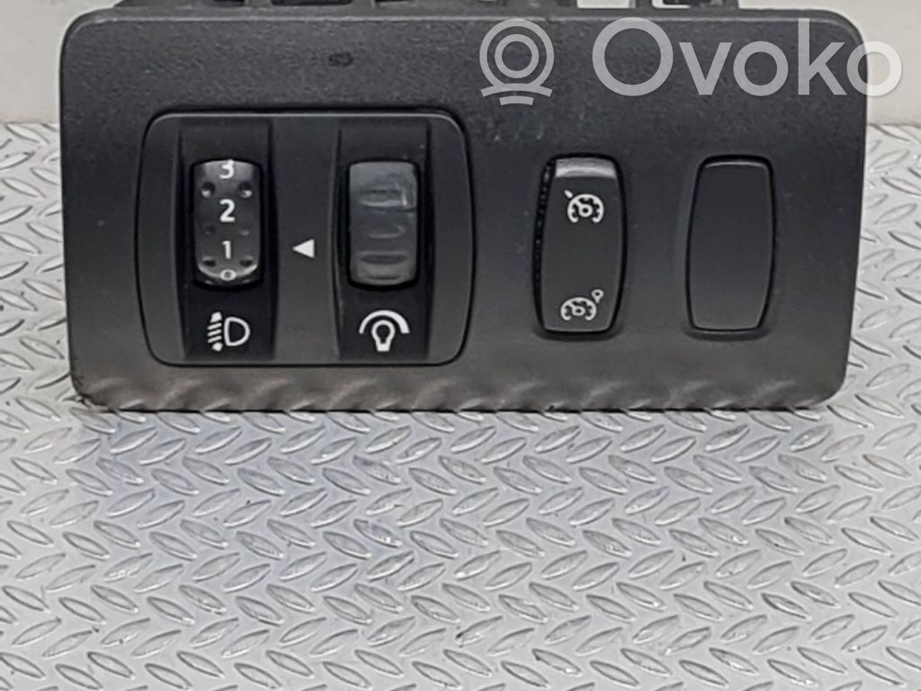 Renault Clio III Headlight level height control switch 