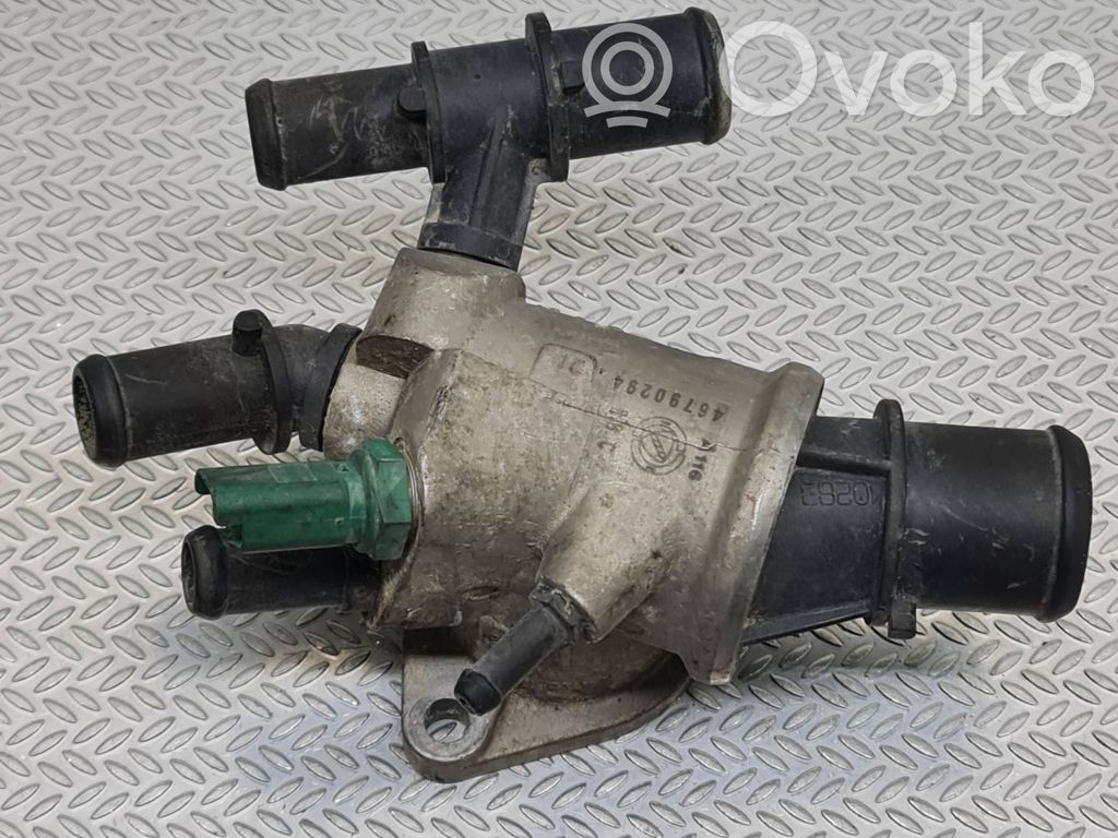 Alfa Romeo 147 Carcasa del termostato 