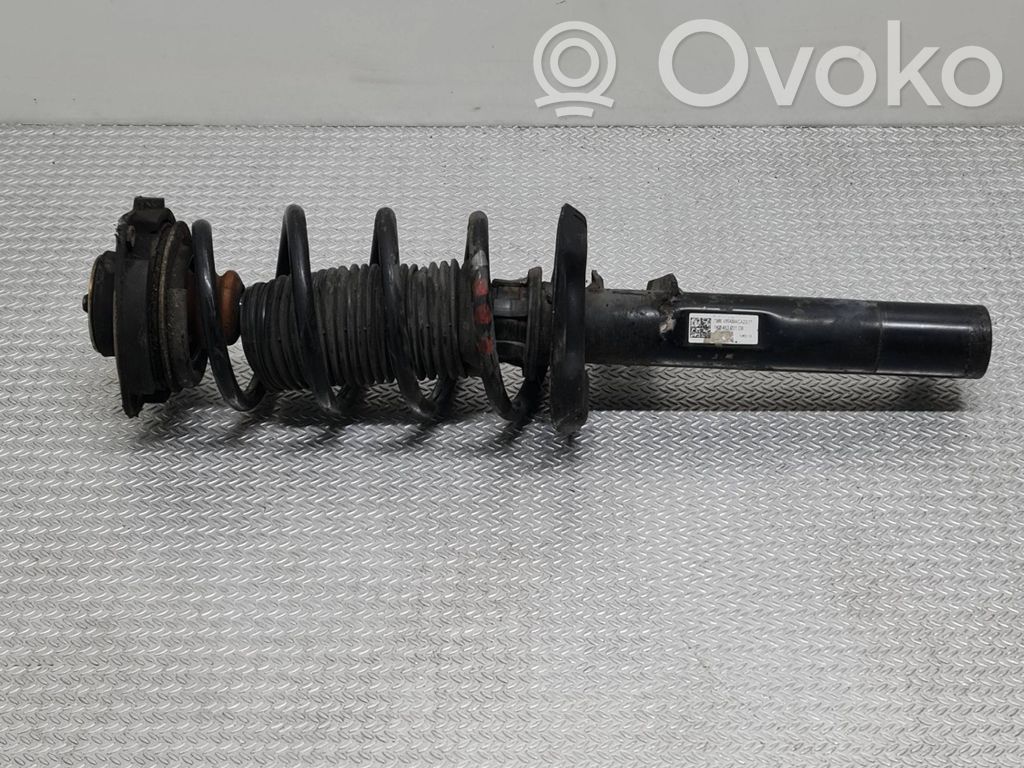 Volkswagen Golf VI Etuiskunvaimennin kierrejousella 