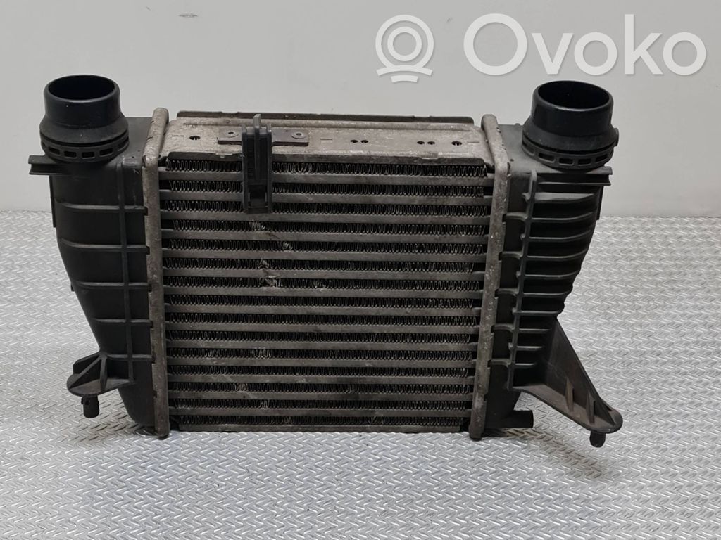 Renault Clio III Interkūlerio radiatorius 