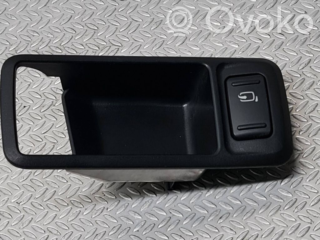 Wing mirror switch   03169320