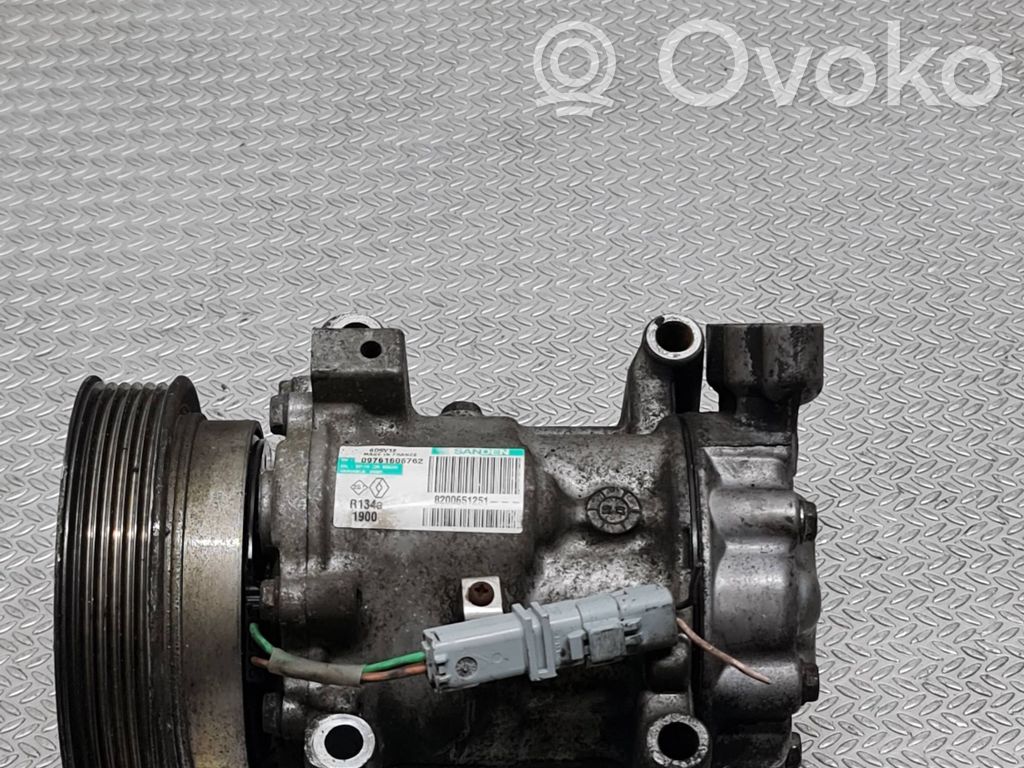 Renault Clio III Air conditioning (A/C) compressor (pump) 