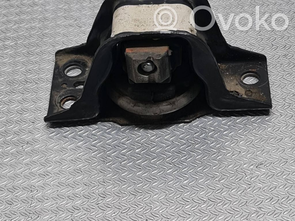 Renault Clio III Engine mount bracket 