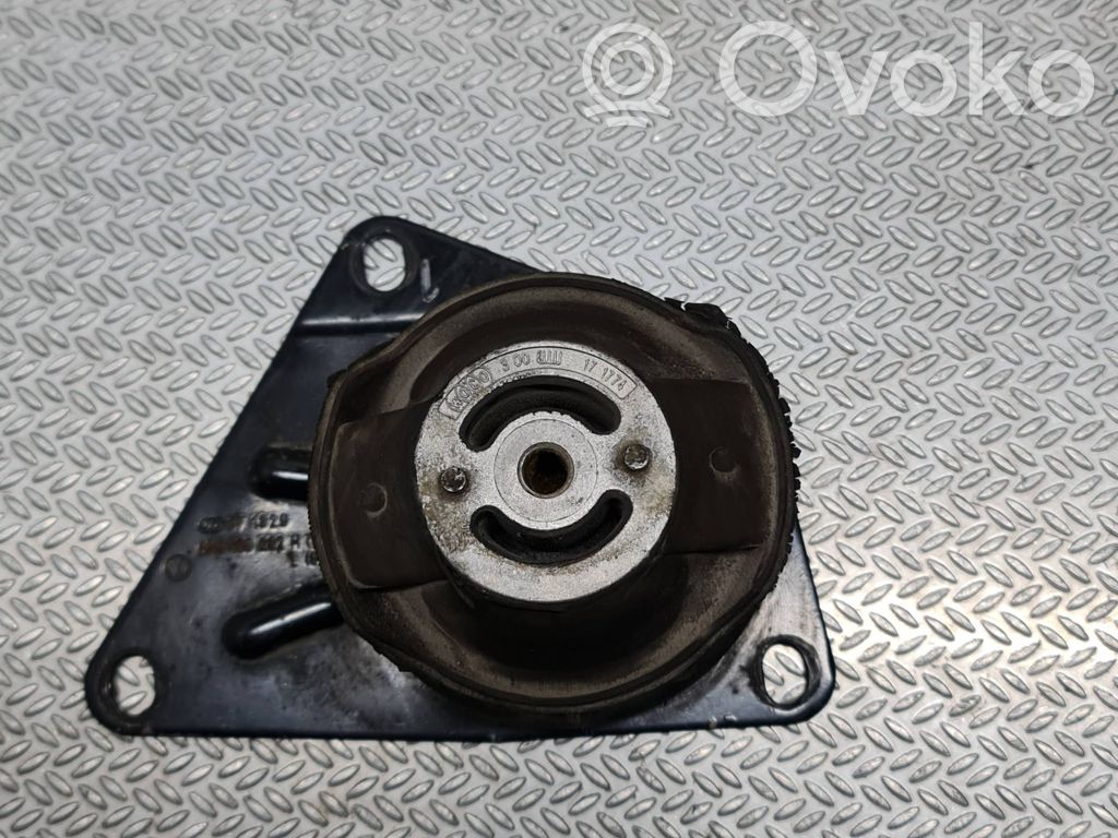 Volkswagen Polo III 6N 6N2 6NF Moottorin kiinnikekorvake 