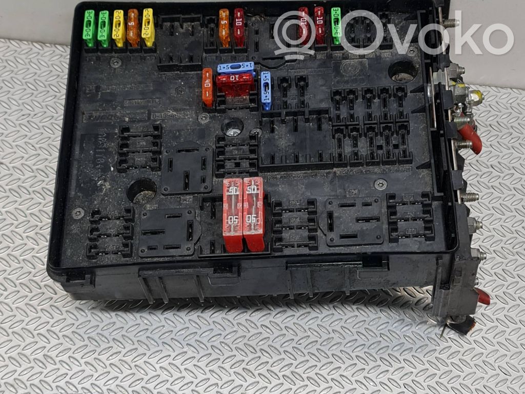 Volkswagen Touran I Juego de caja de fusibles 