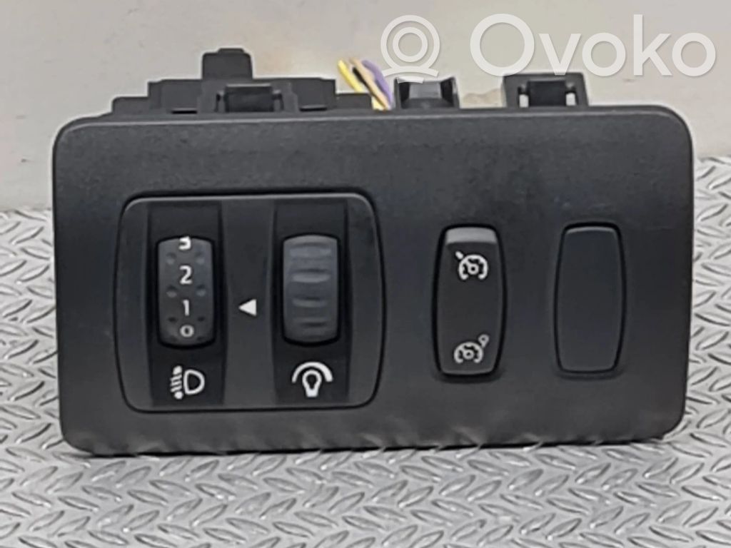 Renault Clio III Headlight level height control switch 
