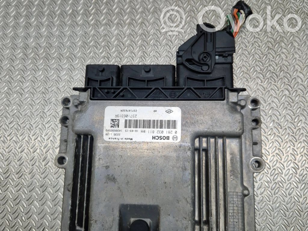 Dacia Sandero Engine control unit/module 