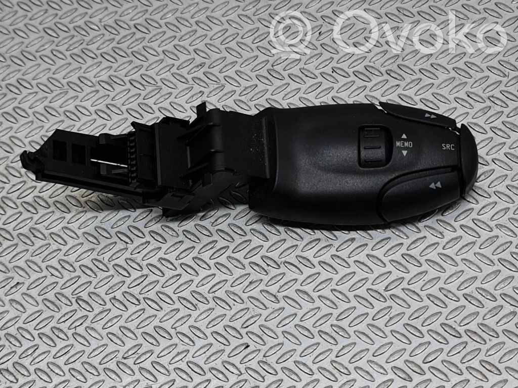 Peugeot 207 Interruptor de control multifunción 