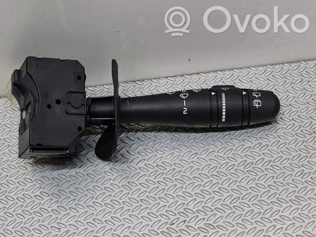 Renault Clio III Pyyhkijän vipu 
