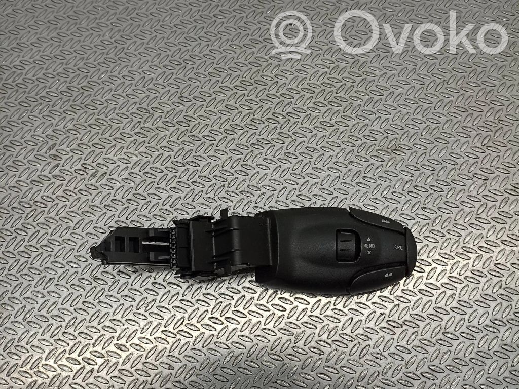 Peugeot 207 Interruptor de control multifunción 