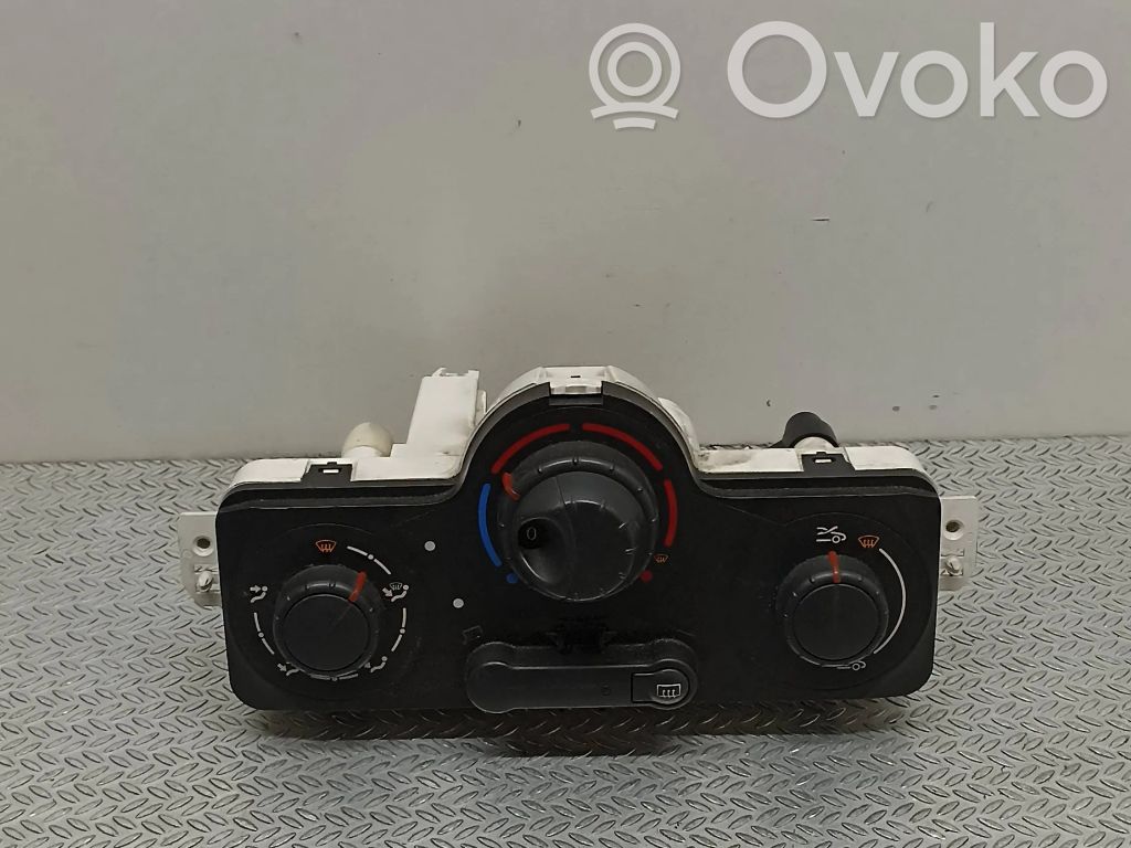 Renault Clio III Climate control unit 