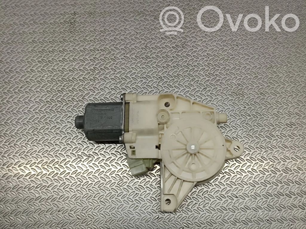Mercedes-Benz C W204 Silnik regulatora szyby drzwi przednich 