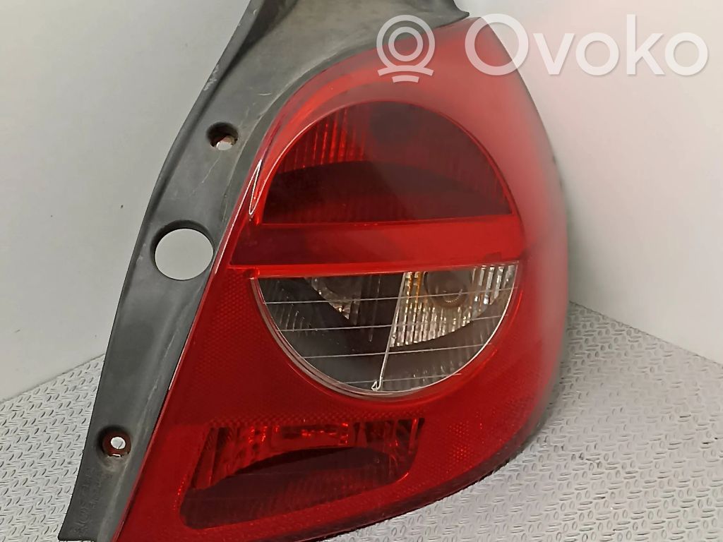 Renault Clio III Luz trasera/de freno 