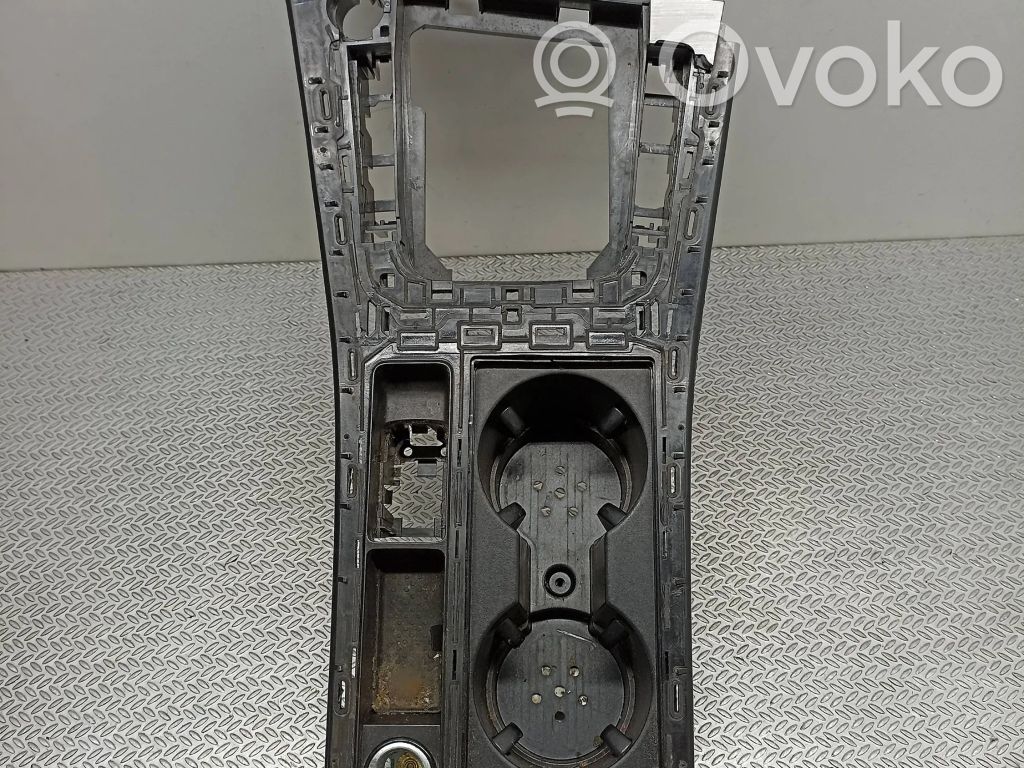 Volkswagen Golf VII Keskikonsoli 