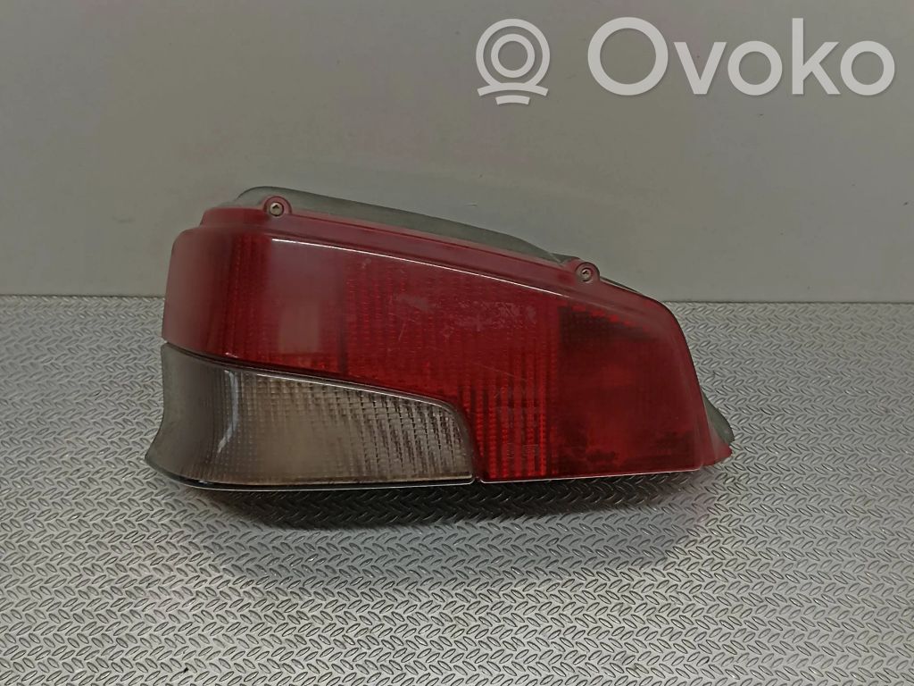 Peugeot 106 Galinis žibintas kėbule 