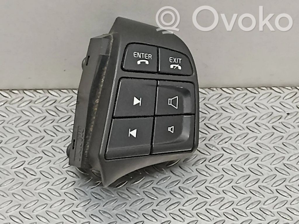 Volvo V70 Steering wheel buttons/switches 