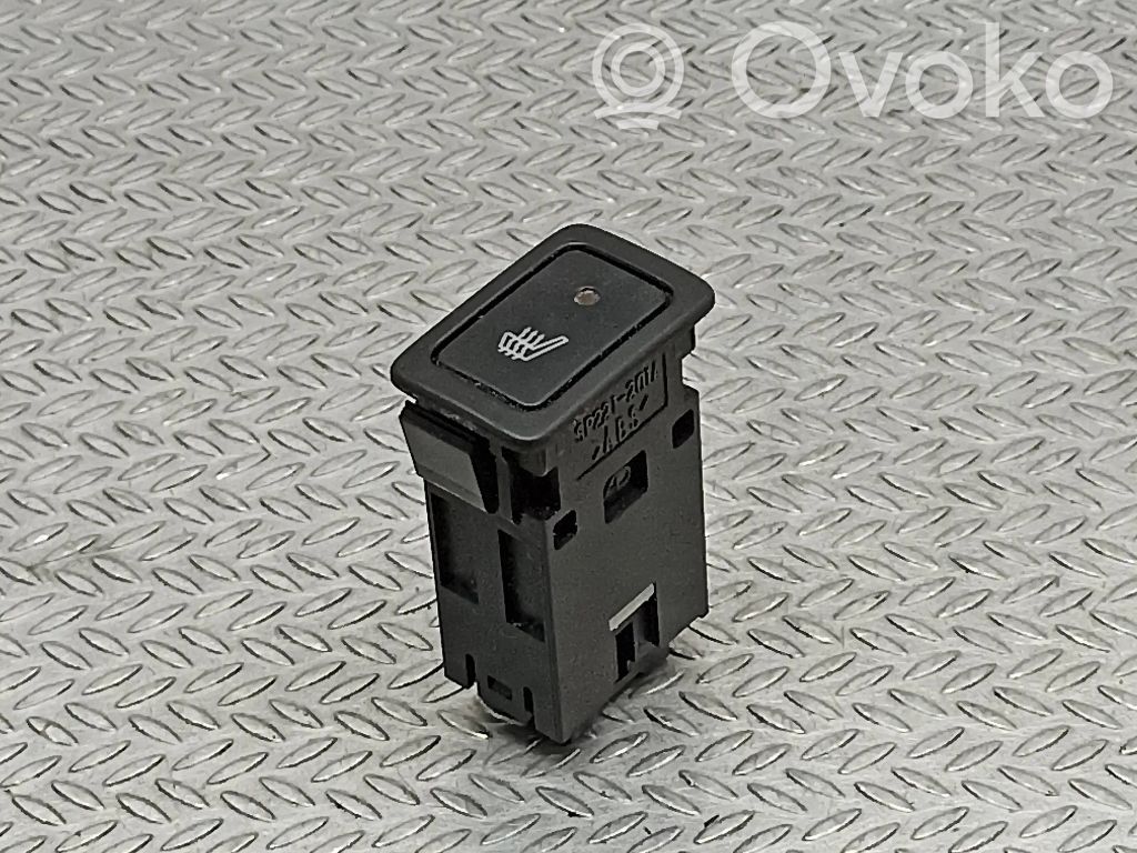 Suzuki SX4 Seat heating switch 
