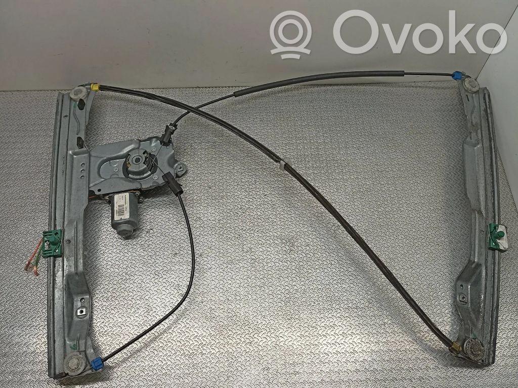 Renault Clio III Elektryczny podnośnik szyby drzwi przednich 