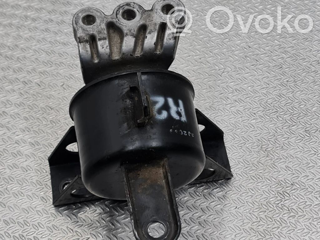 Chevrolet Spark Engine mount bracket 