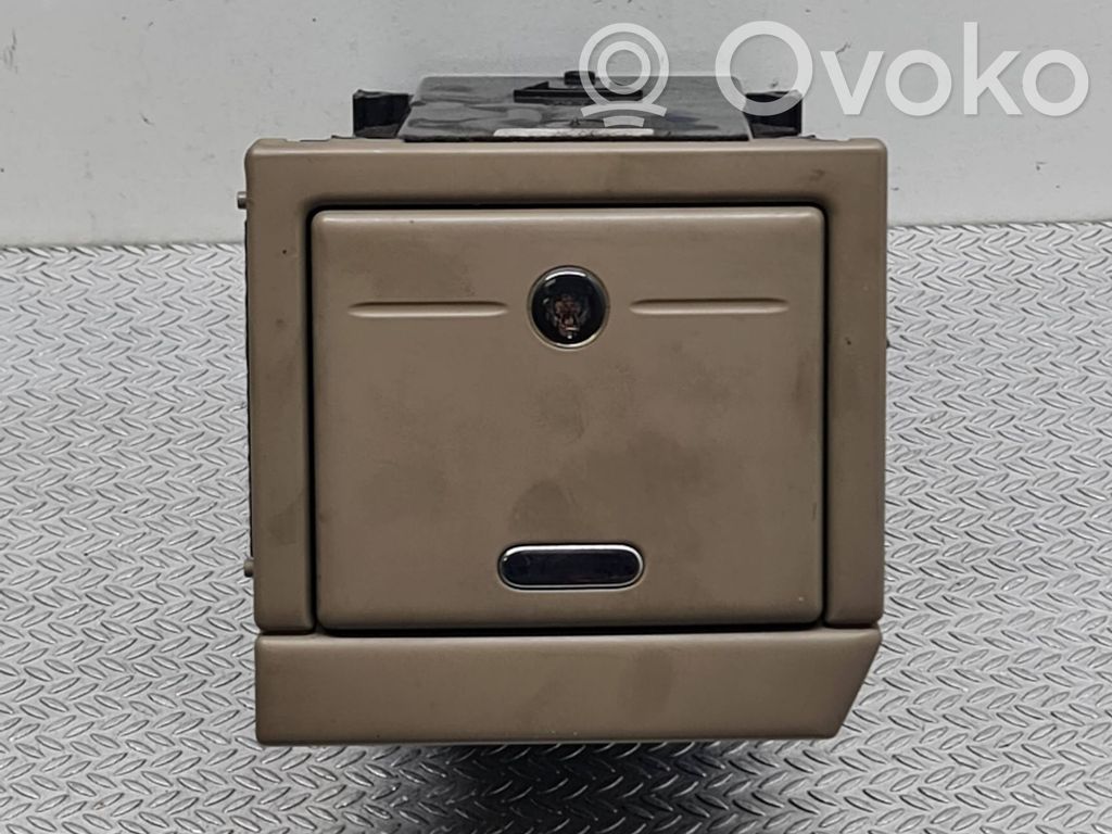 Jaguar S-Type Glove box 