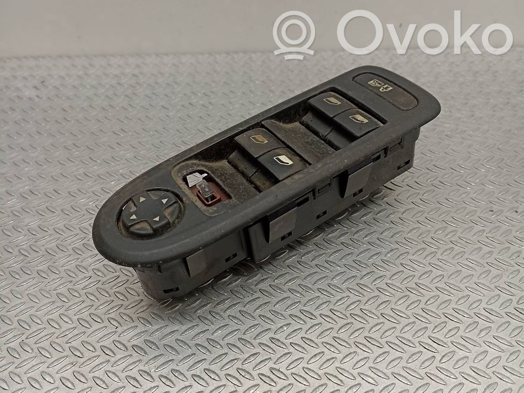 Peugeot 308 Electric window control switch 