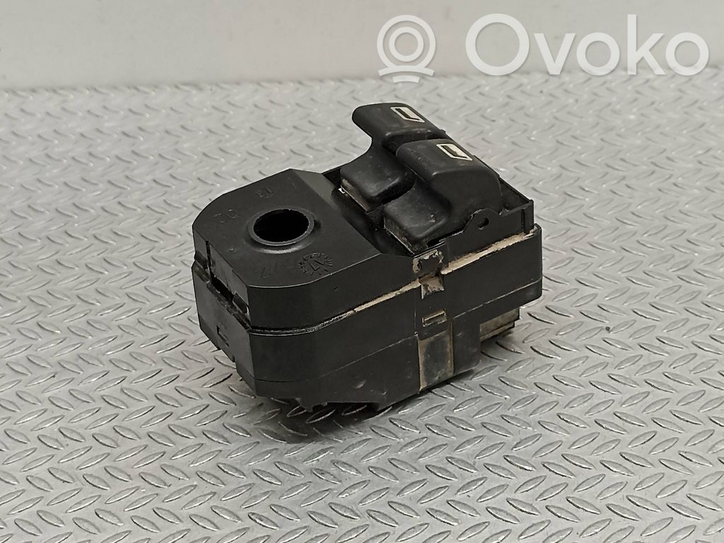 Peugeot 206+ Electric window control switch 