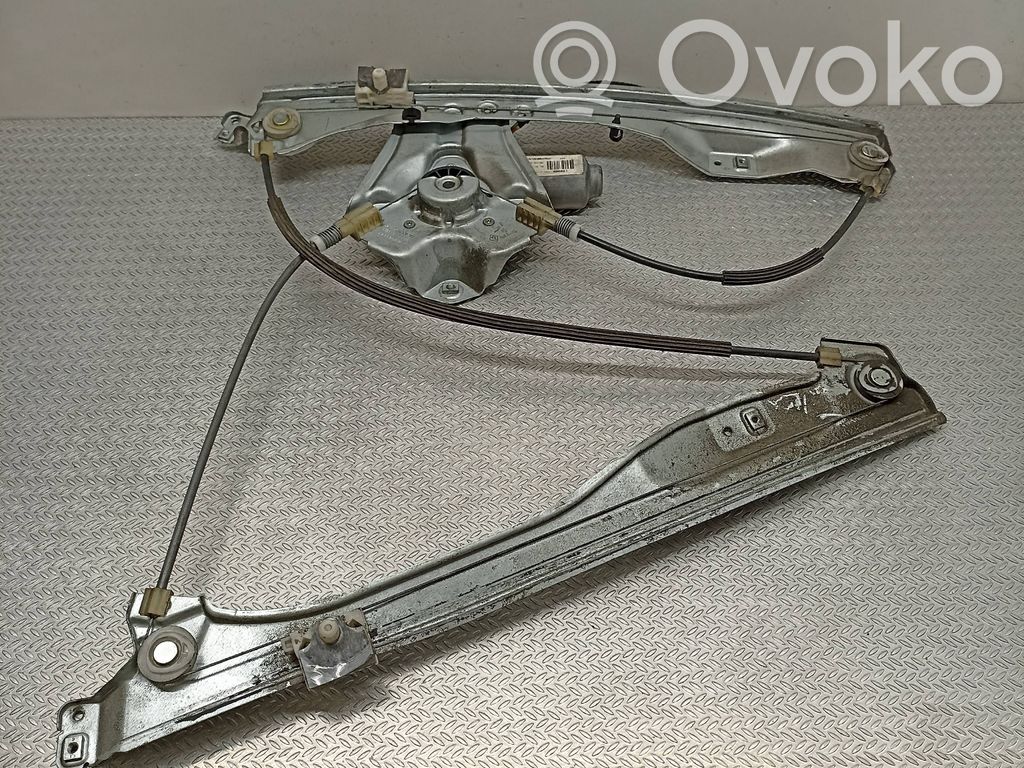 Renault Clio III Elektryczny podnośnik szyby drzwi przednich 