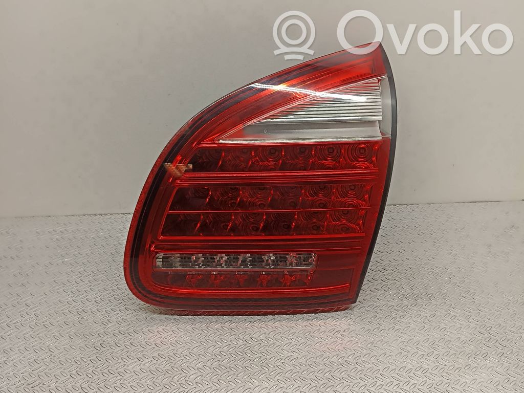 Porsche Cayenne (92A) Takaluukun takavalot 
