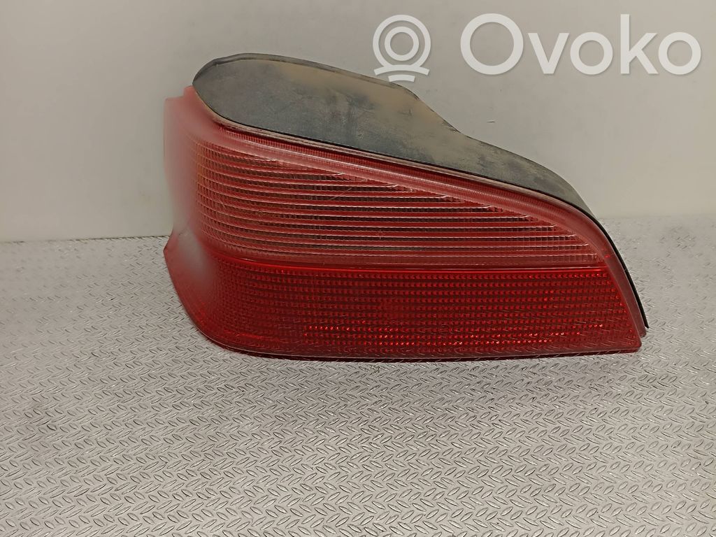 Peugeot 106 Galinis žibintas kėbule 