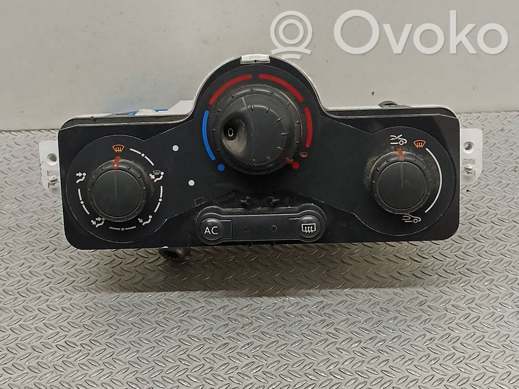 Renault Clio III Climate control unit 