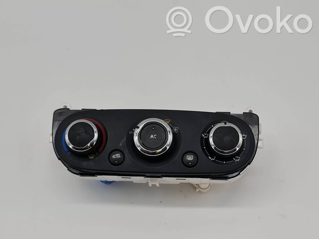Renault Clio IV Climate control unit 