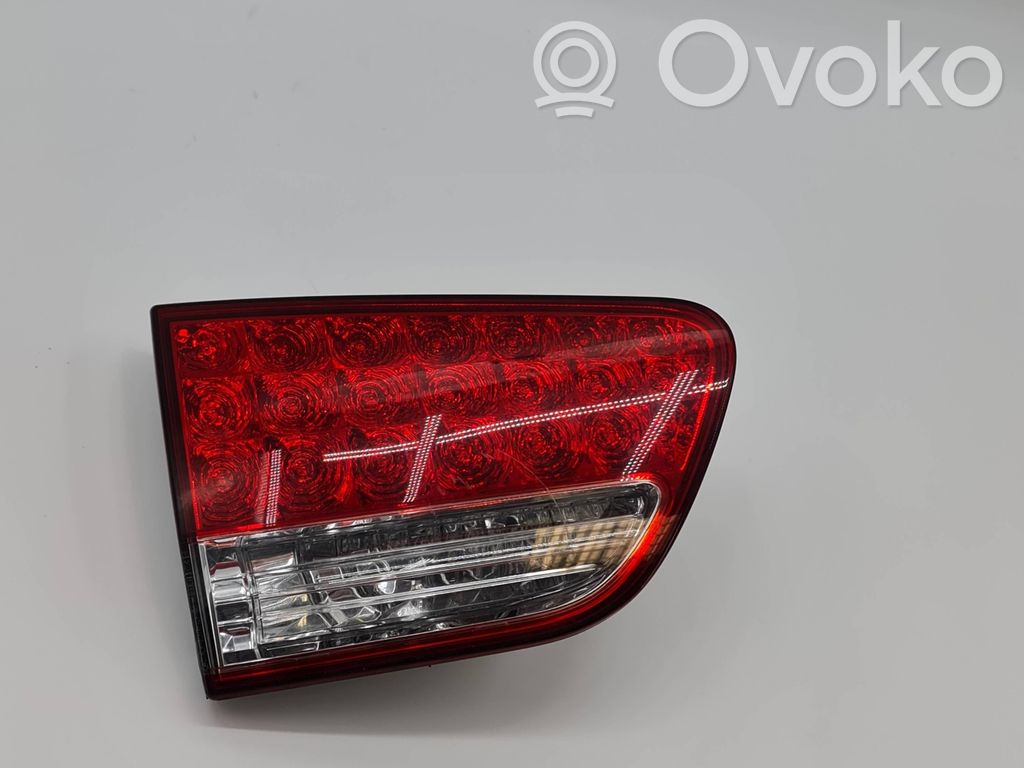 Citroen C-Crosser Aizmugurējais lukturis pārsegā 