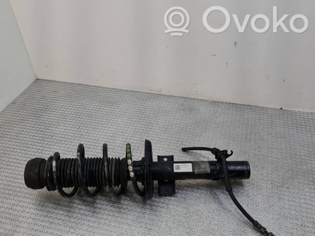 Volkswagen Polo V 6R Amortyzator osi przedniej ze sprężyną 