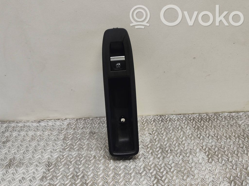 Renault Captur II Electric window control switch 