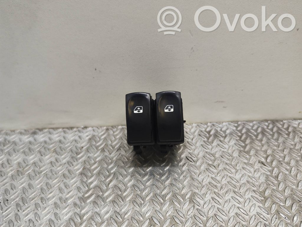 Renault Clio III Electric window control switch 