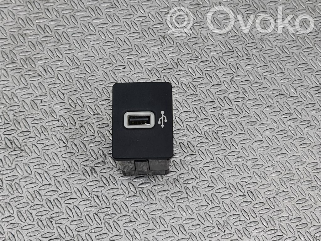 Ford Transit Custom USB socket connector 