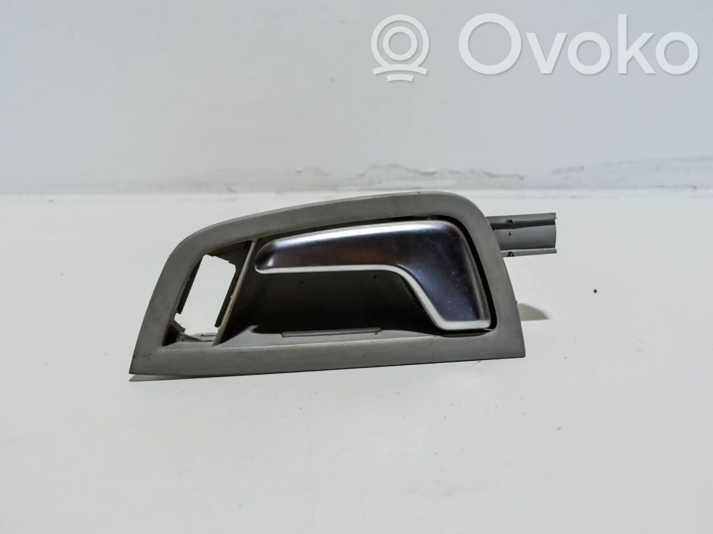 Manecilla interna puerta delantera   4E0837019,4E0837019