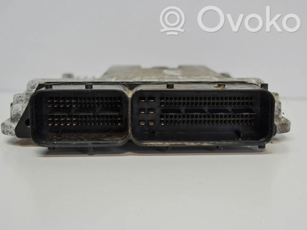 Volkswagen PASSAT B5 Engine control unit/module 