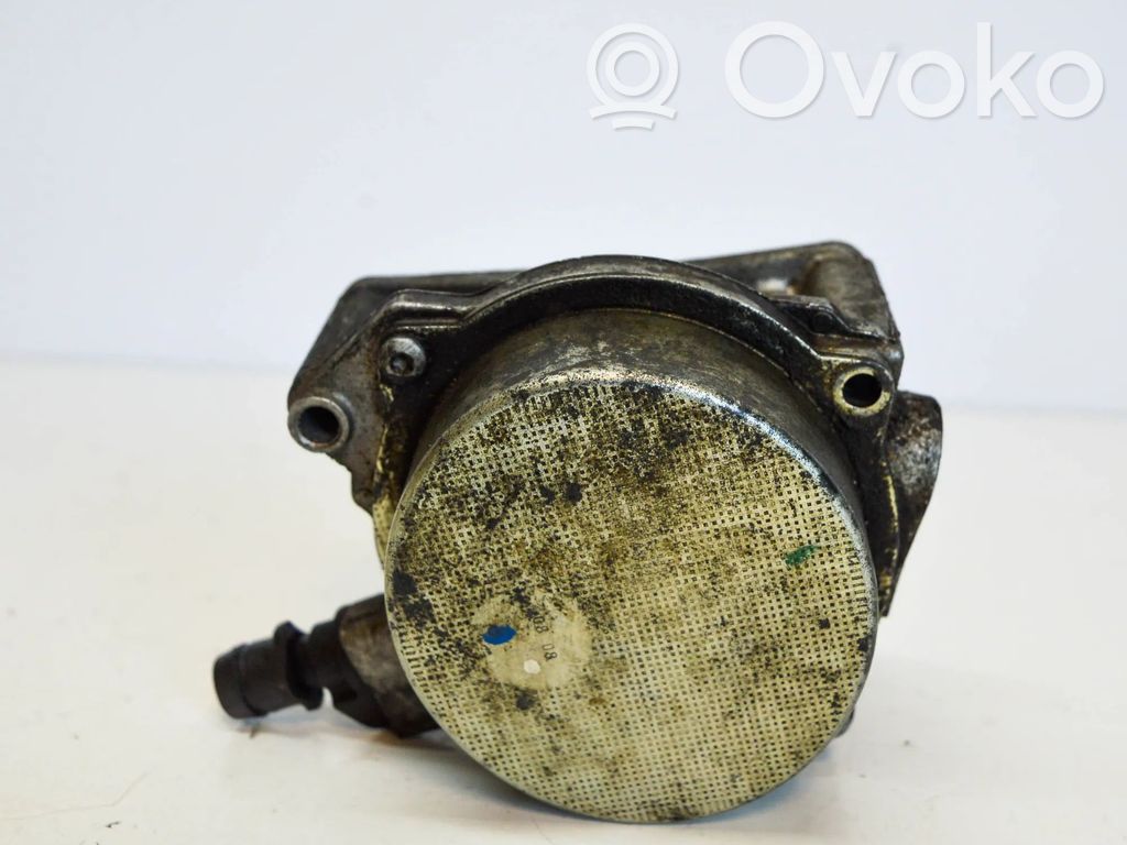 Audi A4 S4 B8 8K Alipainepumppu 