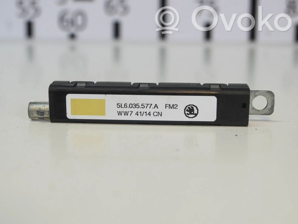Skoda Yeti (5L) Aerial antenna amplifier 