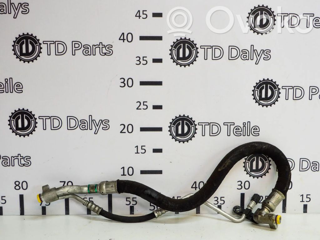 BMW 3 E90 E91 Ilmastointilaitteen putki (A/C) 