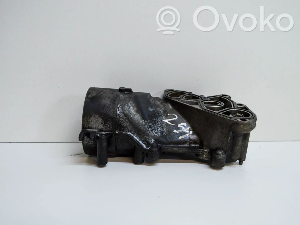 Ford Kuga II Oil filter mounting bracket 
