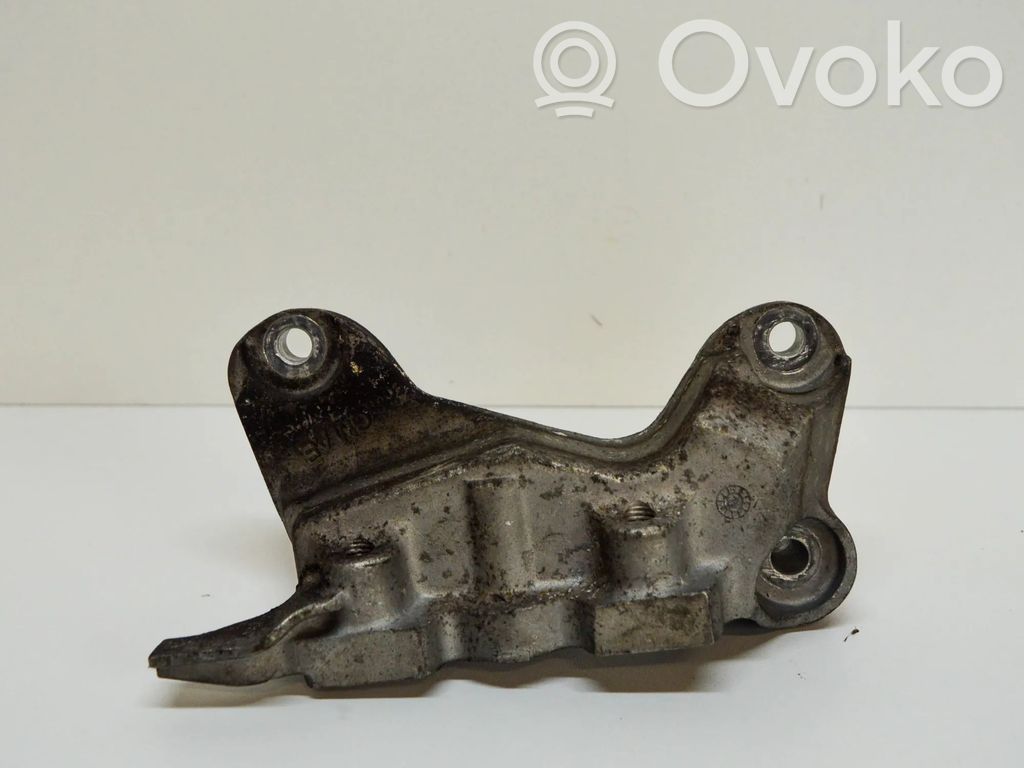 Opel Insignia A Engine mounting bracket 