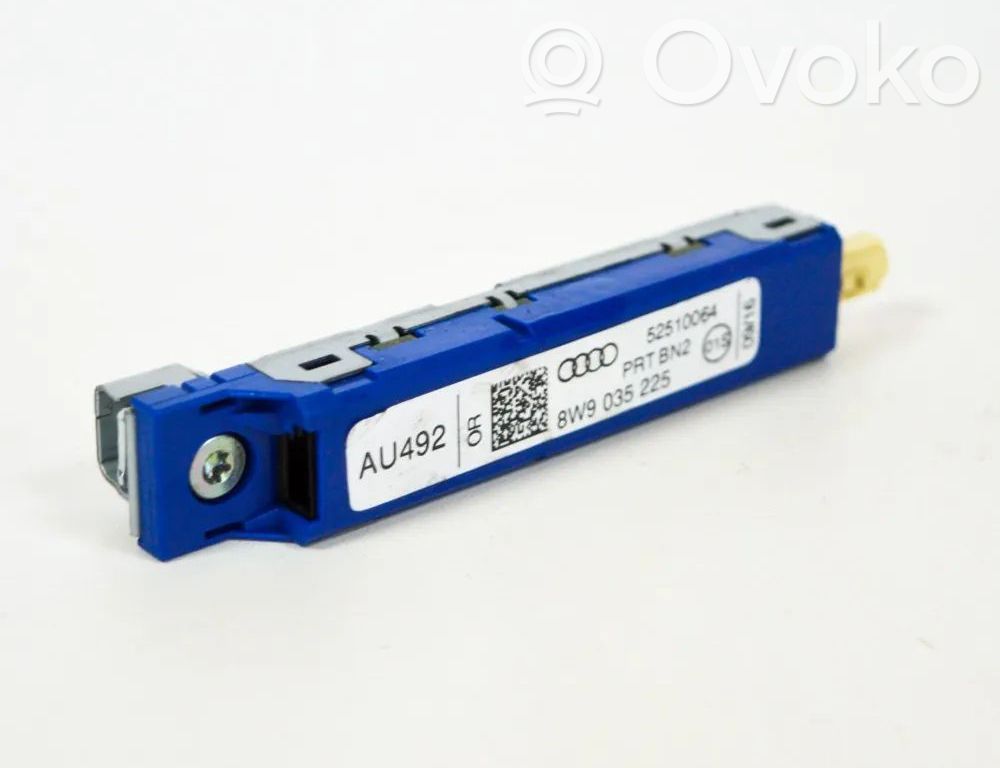 Audi A4 S4 B9 8W Pystyantennivahvistin 
