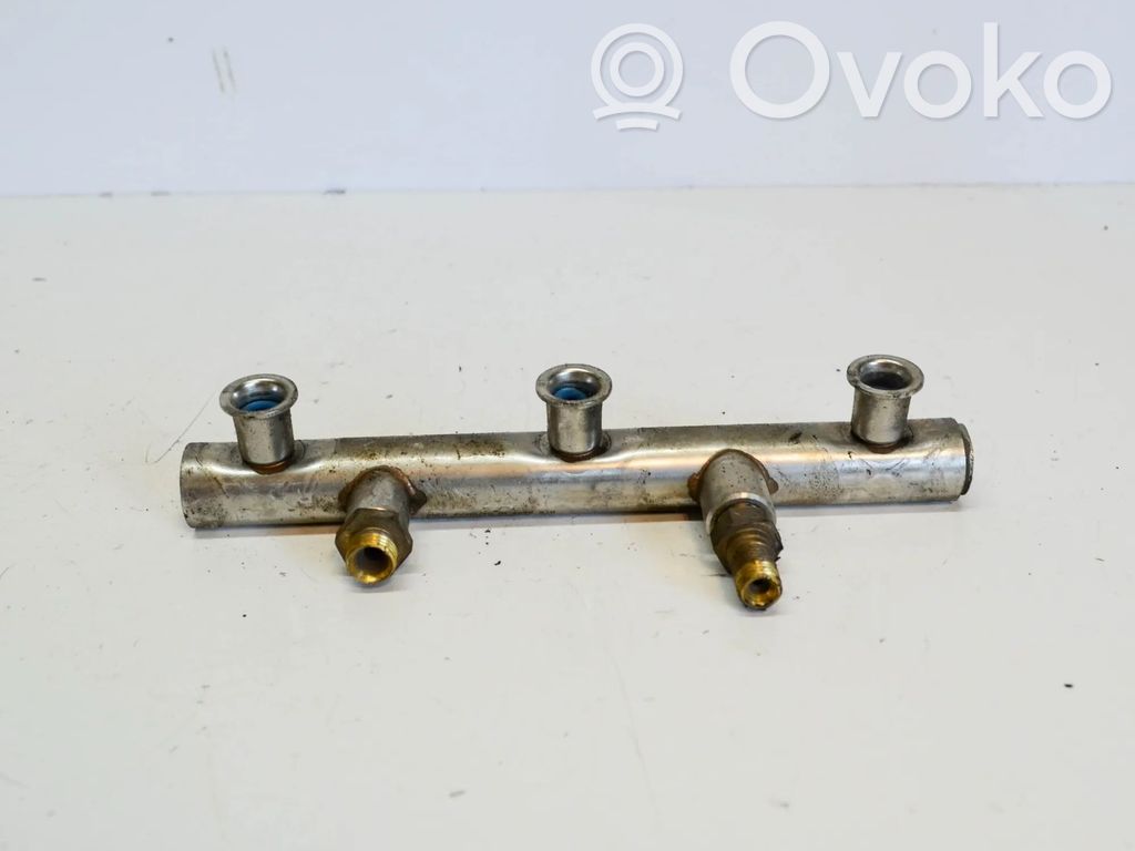 Audi A4 S4 B7 8E 8H Polttoainepääputki 