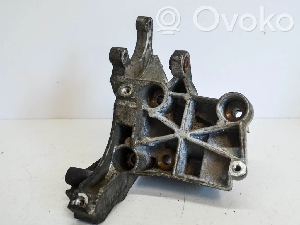 Audi A5 8T 8F Autres pièces compartiment moteur 