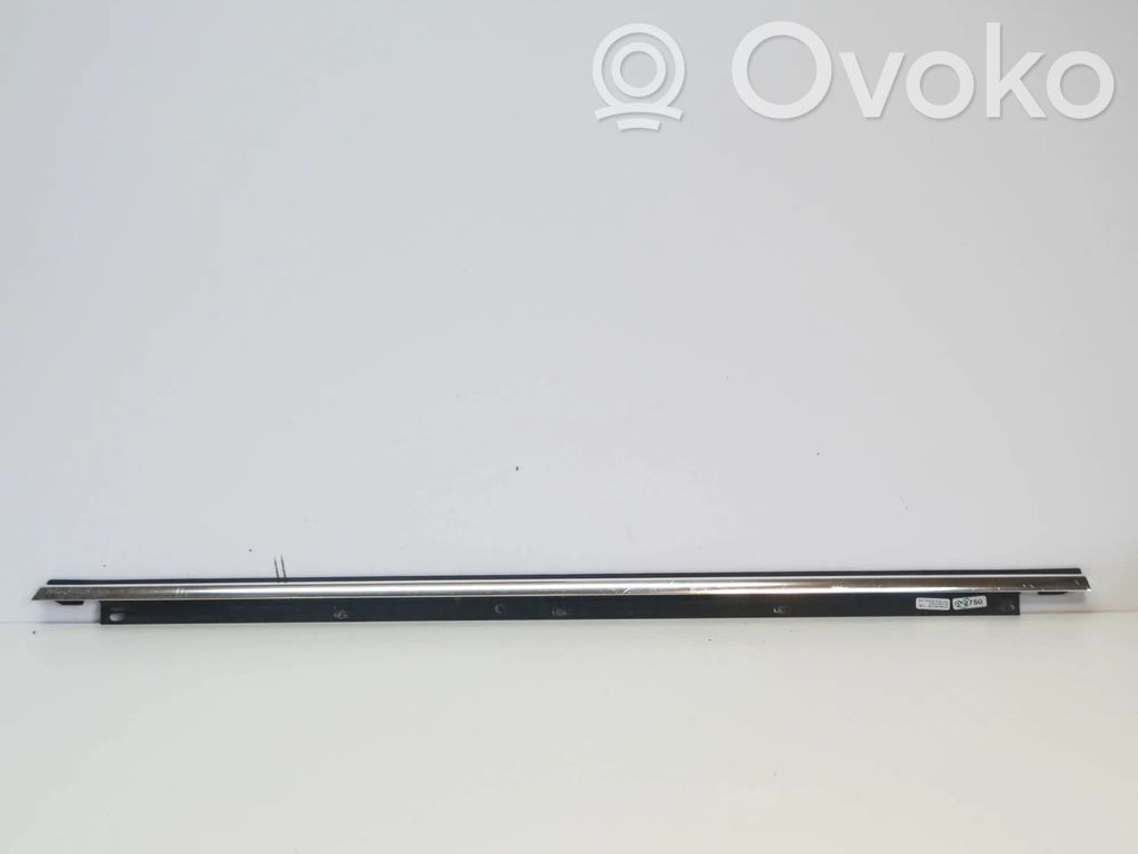 Audi A6 S6 C6 4F Listón embellecedor de la ventana de la puerta trasera 